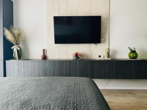 Evadări Urbane, 2 en-suite studios, Cazino, Mamaia
